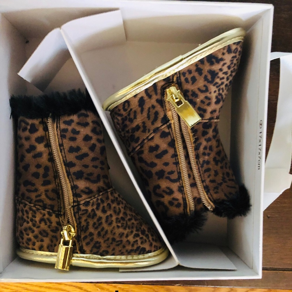 Baby girl leopard/gold Michael Kors boots